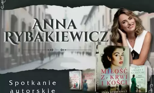 Zdjęcie przedstawiające Annę Rybakiewicz oraz jej książki